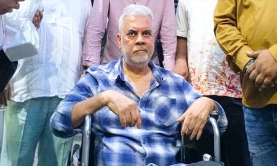 দেশে ফিরলেন ইলিয়াস কাঞ্চন