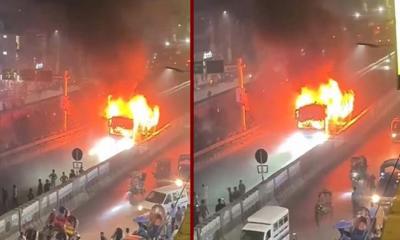 ধোলাইপাড়ে বাসে আগুন