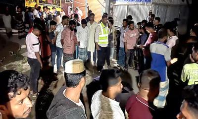 ফরিদপুরে ট্রাকের ধাক্কায় আহত ৭