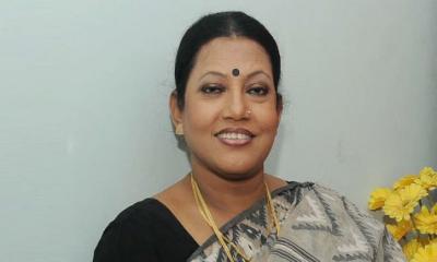 সকালে শহীদ মিনারে ফরিদা পারভীনের প্রতি শ্রদ্ধা, দাফন কুষ্টিয়ায়