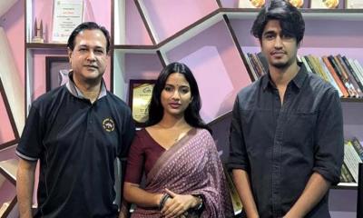 ভাইরাল কন্যা ফারজানা সিঁথি এবার গানের মডেল