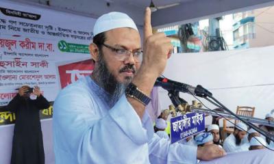 কোরআন অবমাননার অভিযোগে ফয়জুল করীমকে লিগ্যাল নোটিশ