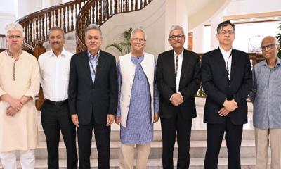 সরকারে থাকা দলীয় লোকদের অপসারণের দাবি বিএনপির