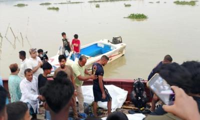 ফেরি থেকে সিএনজি পড়ল নদীতে, দুজনের মরদেহ উদ্ধার