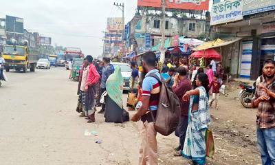 গণপরিবহনে বাড়তি ভাড়া আদায়ের অভিযোগ