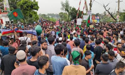 গাজীপুরে মহাসড়ক ও রেলপথ ব্লকেড