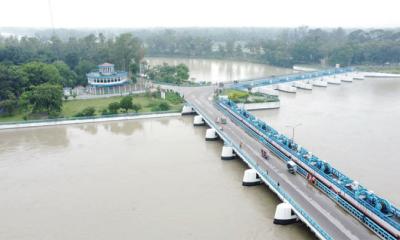 গজলডোবা থেকে ছাড়া হয়েছে পানি, ফুঁসে উঠছে তিস্তা