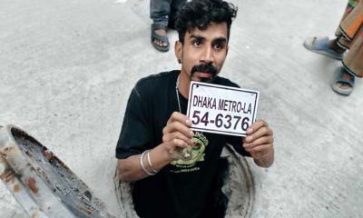 ওসমান হাদিকে গুলি : ব্যবহৃত মোটরসাইকেল ও ভুয়া নম্বর প্লেট উদ্ধার