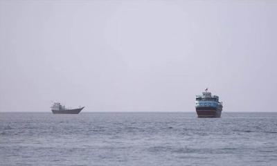 হরমুজে পাল্টাপাল্টি হামলা, তেলের দাম ১০০ ডলার ছাড়ানোর পথে