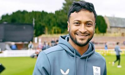 ৩৪ ওভার বল করে সাকিব নিলেন ৪ উইকেট