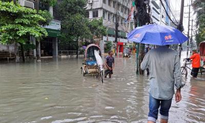 টানা বৃষ্টিতে চট্টগ্রামে জলাবদ্ধতা