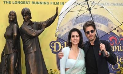 লেস্টার স্কয়ারে শাহরুখ-কাজলের ভাস্কর্য