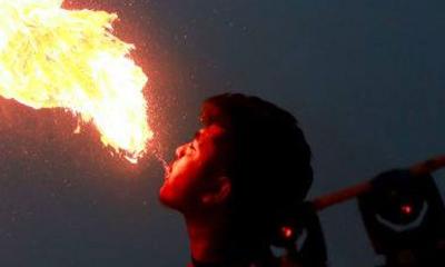 কেরোসিন মুখে আগুন জ্বালাতে গিয়ে তিন কিশোর দগ্ধ