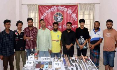 অস্ত্র মাদকসহ কিশোর গ্যাংয়ের ৯ সদস্য আটক