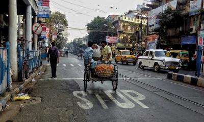বাংলাদেশি পর্যটক হারিয়ে কাঁদছেন কলকাতার ব্যবসায়ীরা