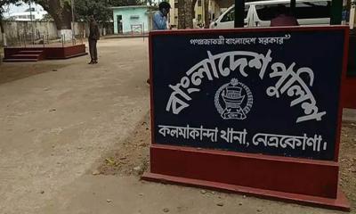 স্ত্রীকে কুপিয়ে মাথায় পানি ঢালেন স্বামী, অতঃপর...