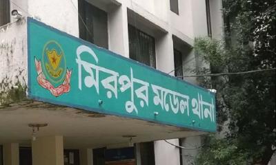 অফিস থেকে বাসায় ফিরে মেয়ে দেখেন মা ও খালা মেঝেতে রক্তাক্ত পড়ে আছেন