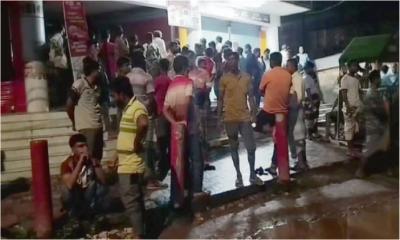 দোকানে ঢুকে ব্যবসায়ীকে গলা কেটে হত্যা