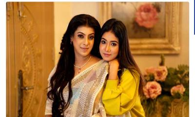 প্রথমবার মিউজিক ভিডিওর মডেল মৌ