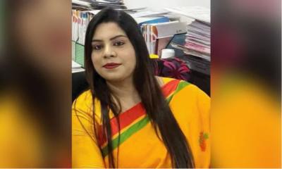 ধরা পড়লেন মুন্নী
