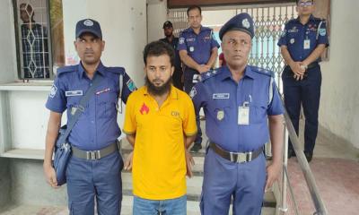 স্ত্রীকে হত্যার পর বাঁশঝাড়ে অর্ধনগ্ন মরদেহ ফেলে যান স্বামী