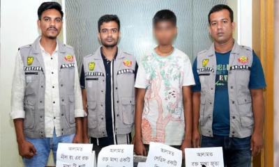 মানিব্যাগ থেকে টাকা চুরি, দেখে ফেলায় দুই খালাকে কুপিয়ে হত্যা 