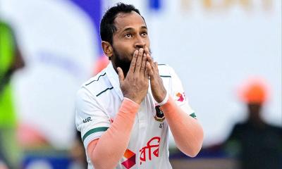শততম টেস্টে সেঞ্চুরি করে ইতিহাসের পাতায় মুশফিক