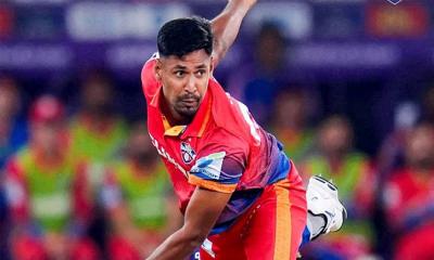  ‘মোস্তাফিজুর রহমান খুব শিগগিরই আবার আমাদের রঙে ফিরবেন।’