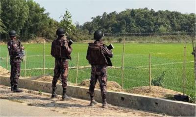সীমান্তের ওপারে গোলাগুলি, এলাকায় আতঙ্ক
