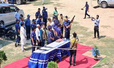 তিন ধাপে গুলি ছুড়ে ঈদের নামাজ শুরু করেন শোলাকিয়ার মুসল্লিরা