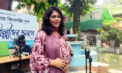 এখনকার নায়িকাদের পোশাক দেখে মুখ ঢাকতে হচ্ছে, লজ্জা লাগছে: নাসরিন