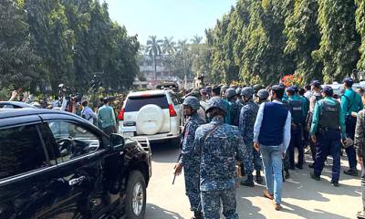 চট্টগ্রাম বন্দরে এসে আন্দোলনকারীদের বাধার মুখে নৌ উপদেষ্টা