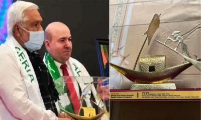 উপহারের ‘নৌকা’ নিয়ে বিপাকে উপদেষ্টা, কী করবেন পরামর্শ চাইলেন ফেসবুকে