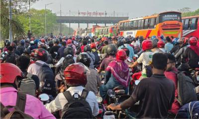 পদ্মা সেতুতে মোটরসাইকেলের ঢল