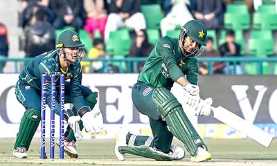 সাত বছর পর অস্ট্রেলিয়াকে হারাল পাকিস্তান