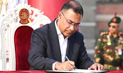 ১০ উপদেষ্টা নিয়োগ দিলেন প্রধানমন্ত্রী তারেক রহমান