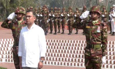 জাতীয় স্মৃতিসৌধে প্রধানমন্ত্রীর শ্রদ্ধা