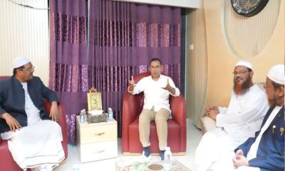 চরমোনাই পীরের বাসায় তারেক রহমান