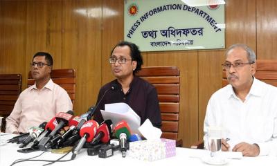 শেখ হাসিনার বক্তব্য প্রচার করলে ব্যবস্থা নেবে সরকার : প্রধানমন্ত্রীর তথ্য উপদেষ্টা