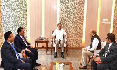 প্রধানমন্ত্রীর সঙ্গে প্রথম সৌজন্য সাক্ষাৎ করেছেন ভারতীয় দূত ত্রিবেদী