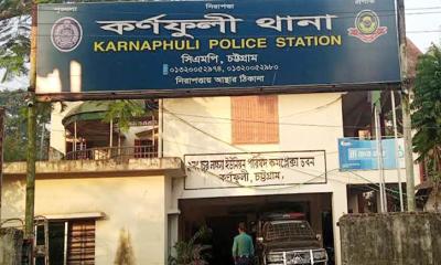 অভিযানে যাওয়ার পথে পুলিশের ওপর হামলা 