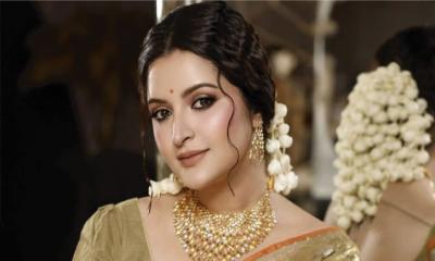 ‘এই সুখে যেন কারও নজর না লাগে’, পরীমনির ফেসবুক পোস্ট