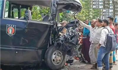 র‍্যাবের গাড়ি ও বাসের সংঘর্ষ, নিহত ৩