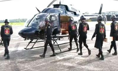 হেলিকপ্টার দিয়ে বন্যাদুর্গতদের উদ্ধার করছে র্যাব