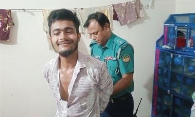 মায়ের নিথর দেহের পাশে বসে কাঁদছিল ২ শিশুসন্তান