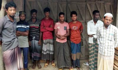 বান্দরবানে গাছ কাটছিল রোহিঙ্গারা, ৮ জন আটক