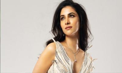 আমাকে নিয়ে কেন এত আলোচনা হয়:রুক্মিণী