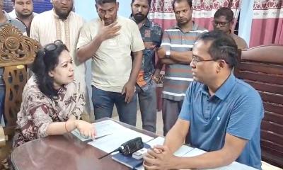 রুমিন ফারহানা ও ওসির বাগ্বিতণ্ডা, থানায় পুলিশের জিডি