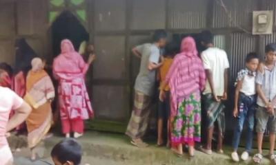 প্রেমিকার সামনে ফাঁস নিলেন কলেজছাত্র