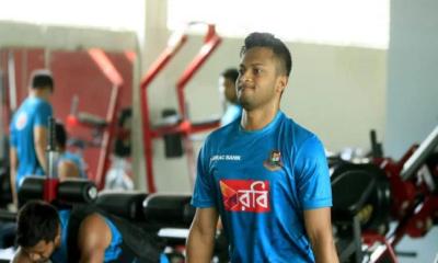 সাকিবকে পাকিস্তান সিরিজে খেলাতে চায় বিসিবি